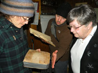 Amanda Young and Ben Phillips explain the science of dendrochronology to Patsy Hennessy, December 7, 2009. 