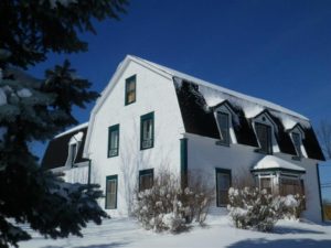 Maison Doucet Hennessy House in winter / en hiver